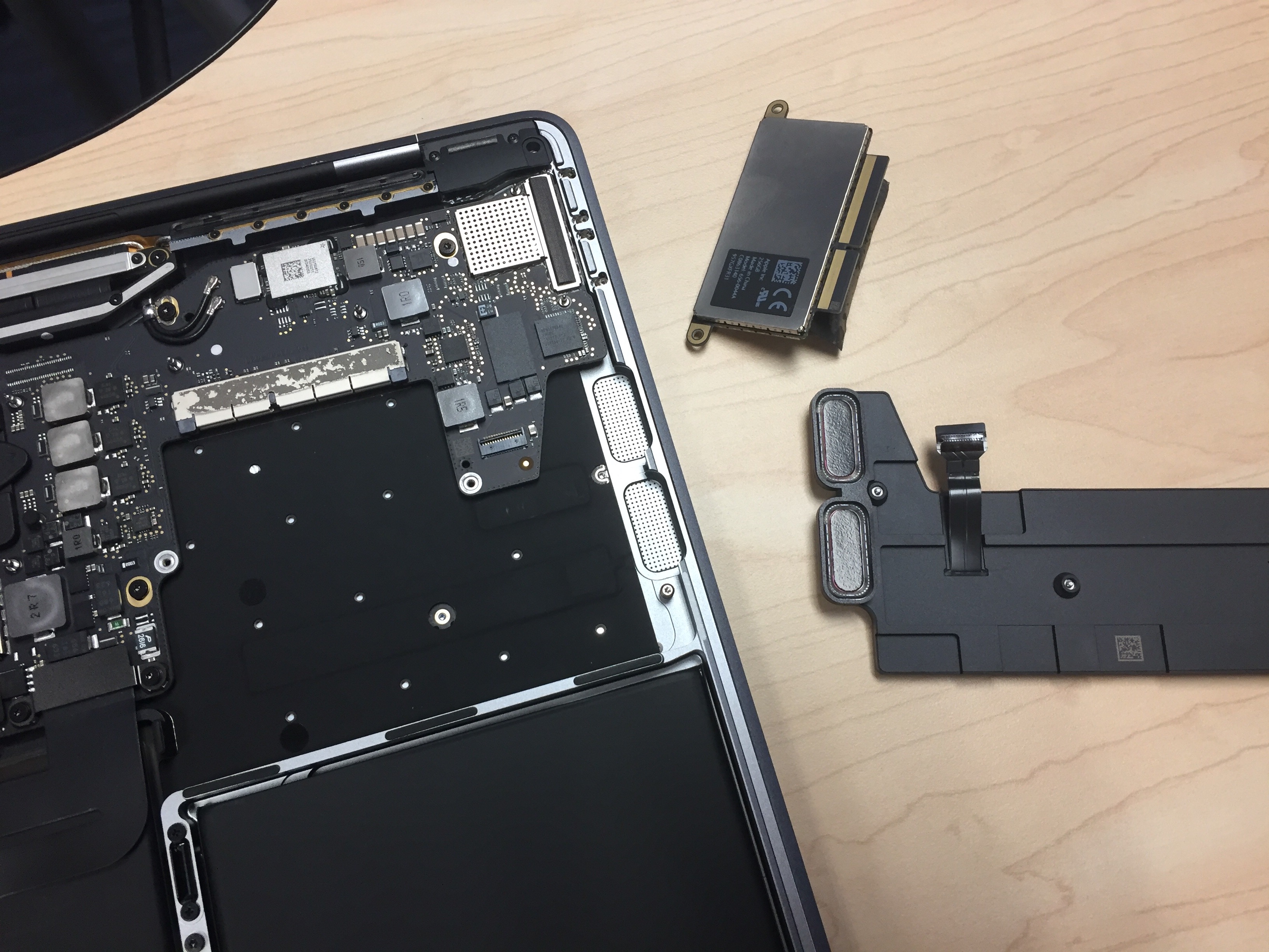 新しい 13インチMacBook Pro の SSD は取り外し可能